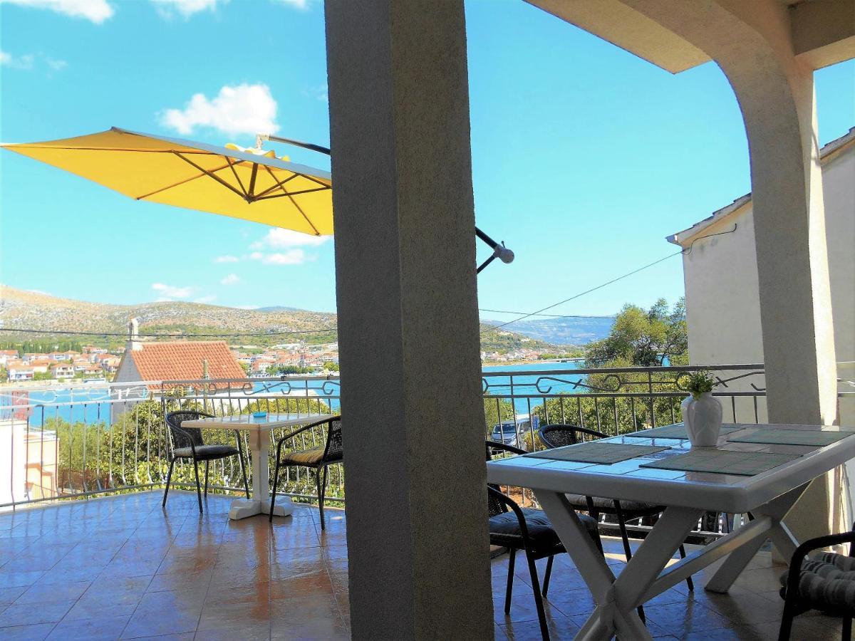 Apartments Bresan Trogir Luaran gambar