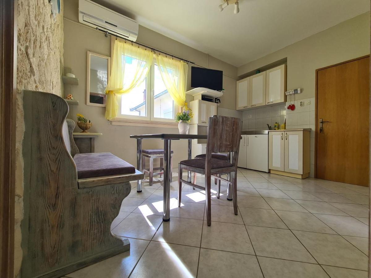 Apartments Bresan Trogir Luaran gambar