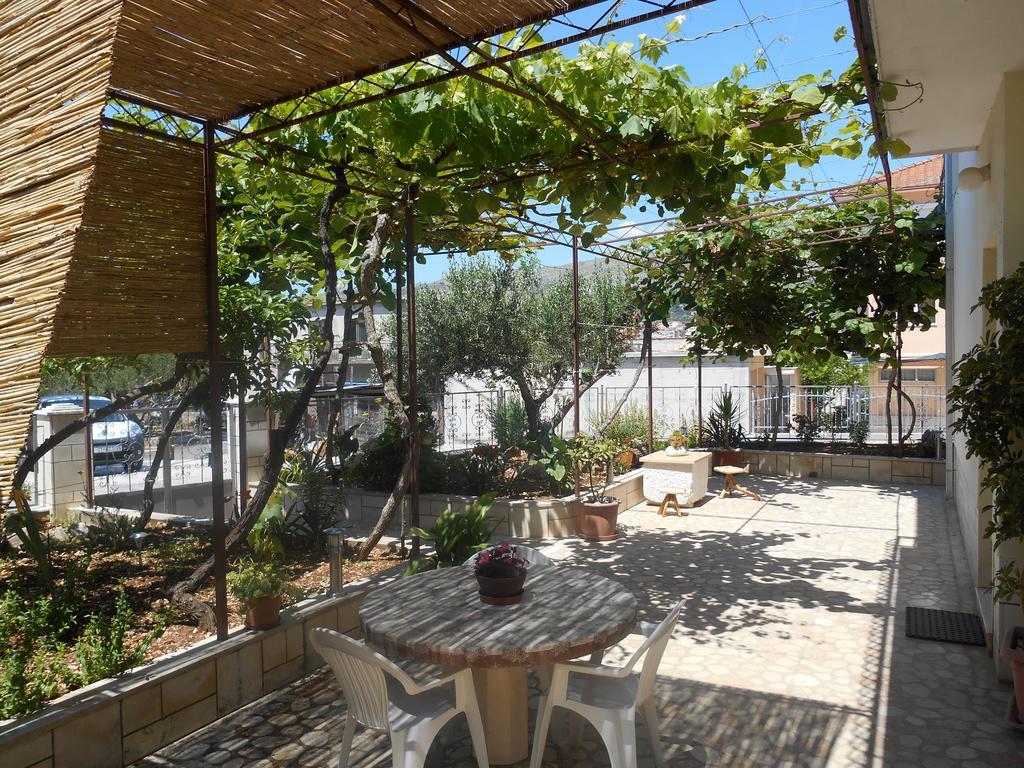 Apartments Bresan Trogir Luaran gambar