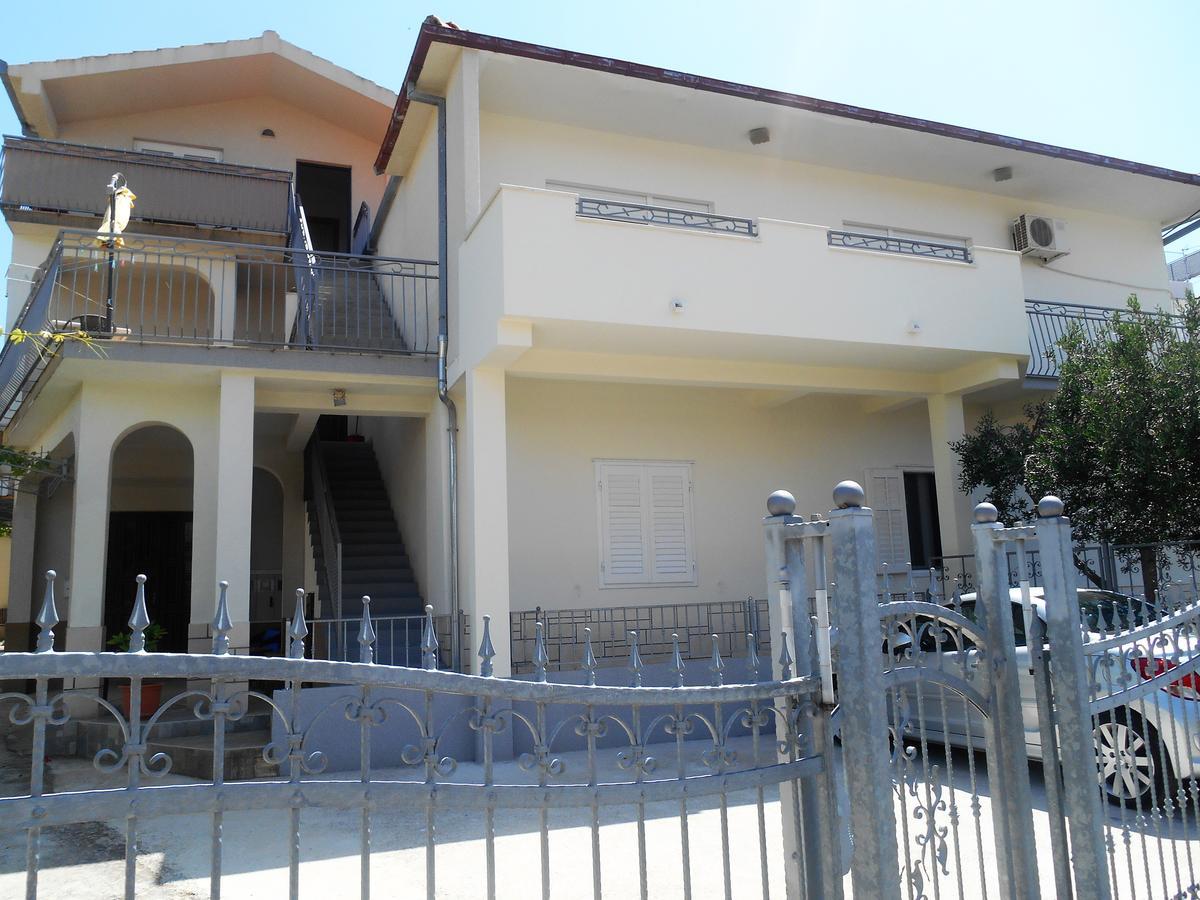 Apartments Bresan Trogir Luaran gambar